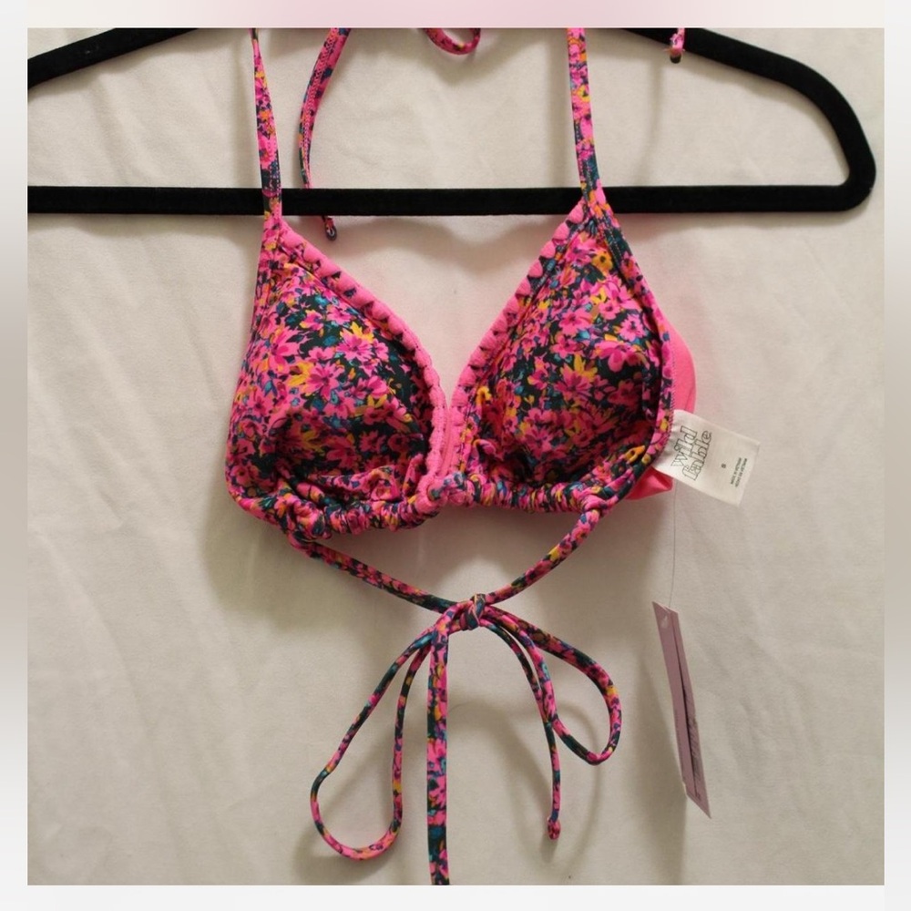 Super cute pink floral bikini top.